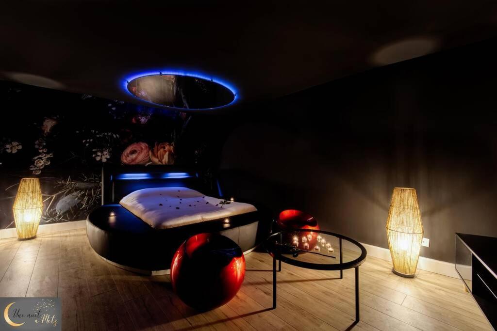 La Chambre Noire Au Coeur De Мец Экстерьер фото