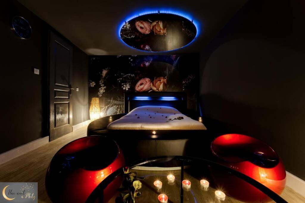 La Chambre Noire Au Coeur De Мец Экстерьер фото